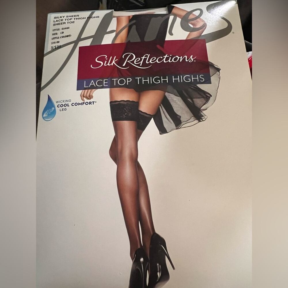 Hanes Silk Reflections Lace Top Thigh Highs - Size C/D Little Color
